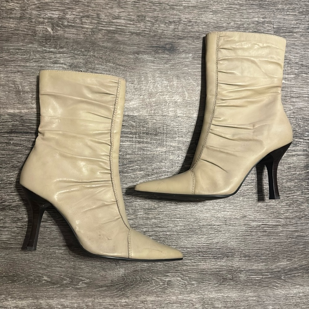 Ladies boots